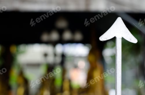 Preview: Arrow-like railing around a Buddhist shrine in Bangkok, Thailand.