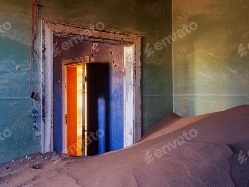 Preview: Abandoned House Filled with Drifting Sand