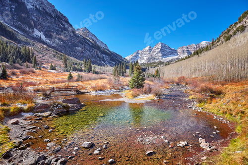 Preview: Maroon Bells mountain autumn landscape, Colorado, USA.
