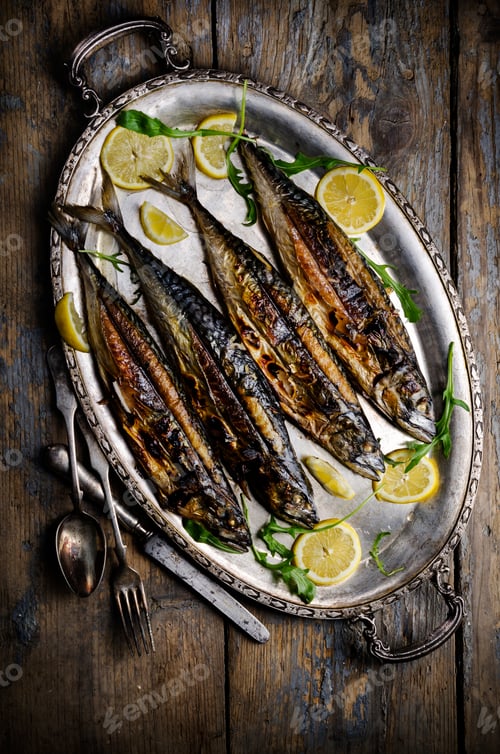 Preview: Mackerels on silver plate