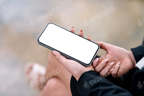 Preview: Close up hand of woman the blank screen smartphone