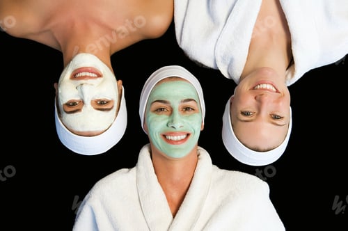 Preview: Friends wearing facial masks