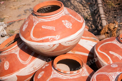 Preview: Earthen pot being made using potter's wheel, India