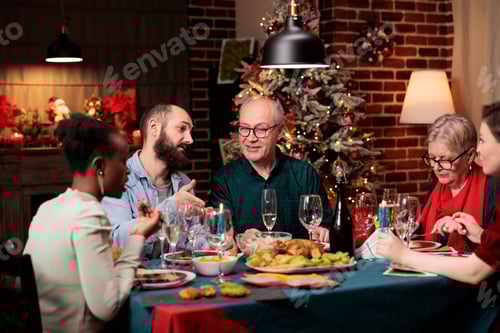 Visualização: Família feliz no feriado da véspera de Natal