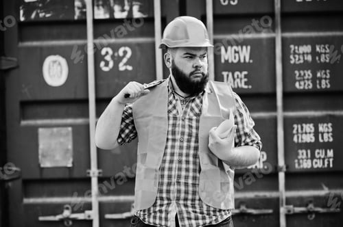 Preview: Beard worker man suit construction worker in safety orange helmet