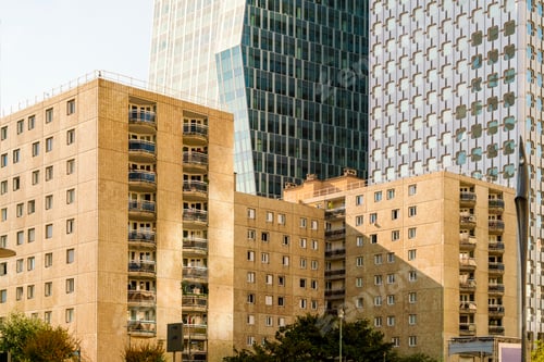 Preview: Modern urban skyline of La Defense with a mix of residential and commercial