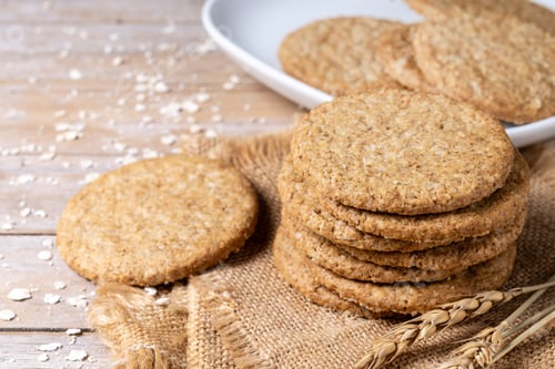 Preview: Healthy oatmeal cookies on wooden table