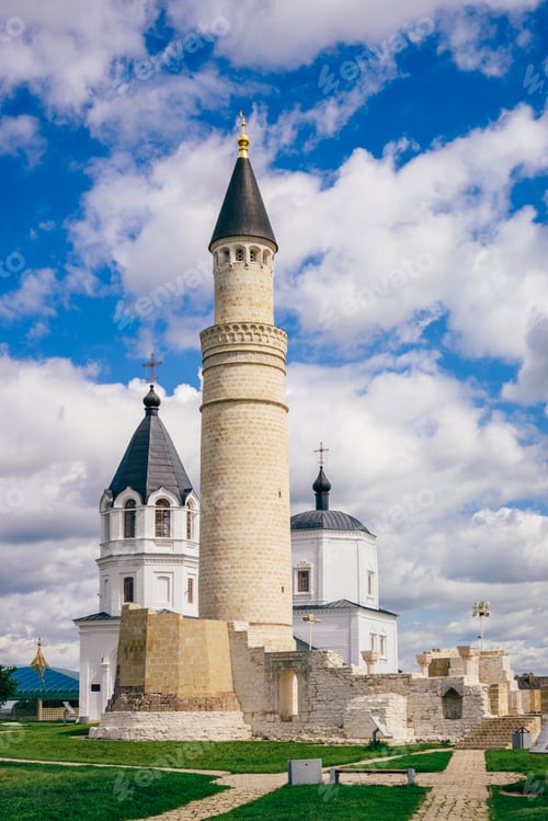 Preview: Ruins of Cathedral Mosque and Dormition Church.