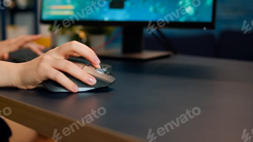 Preview: Close up hands shot of gamer pushing the keyboard buttons