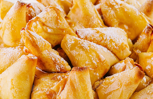 Preview: Golden caramelized apple pancakes dessert close up