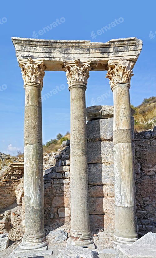 Preview: Ancient ruins in modern times