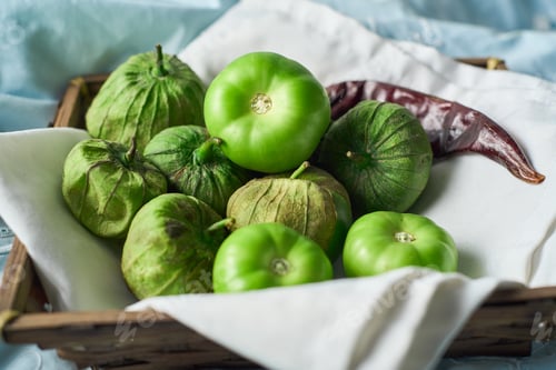 Preview: Tomatillos, green tomatoes traditional Mexican fruit