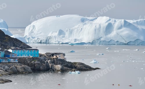 Preview: Beautiful landscape with large icebergs