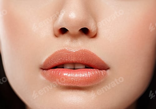 Preview: Woman lips mouth biting lip