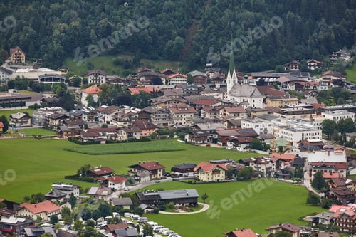 Preview: Traditional village of Hainzenberg. Tirol region. Austria, Central Europe