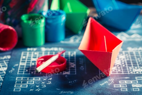 Preview: Vintage battleship paper game with coloured ships