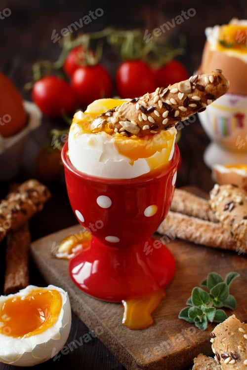 Preview: Soft-boiled egg with crisp bread