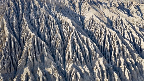 Preview: the gullies on the valley walls are carved into stone forests