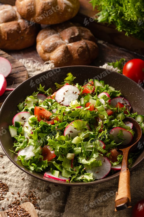 Preview: Fresh homemade garden salad