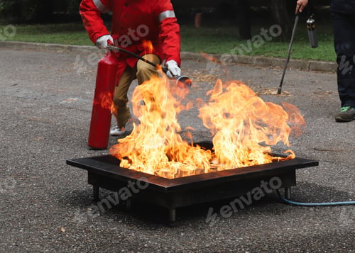 Preview: corporate safety - exercise during a firefighting course