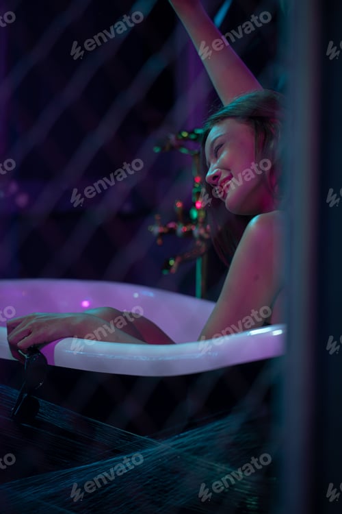 Preview: Asian young models pose for photoshoots, Women with the brilliant city lights theme