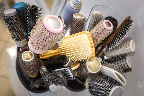 Preview: set of various combs in a modern hairdresser