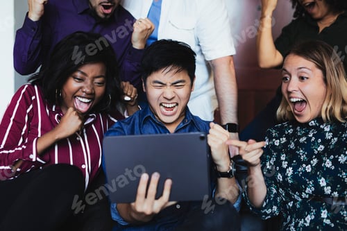 Preview: Friends watching a game