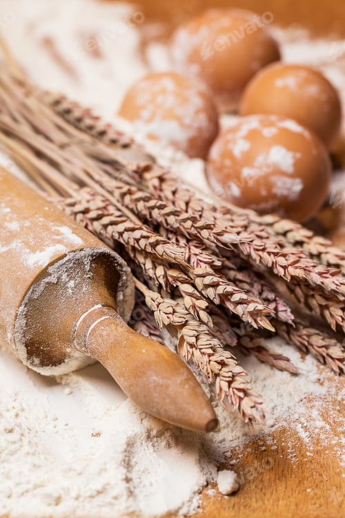 Preview: Cooking. Rolling pin and eggs in the flour