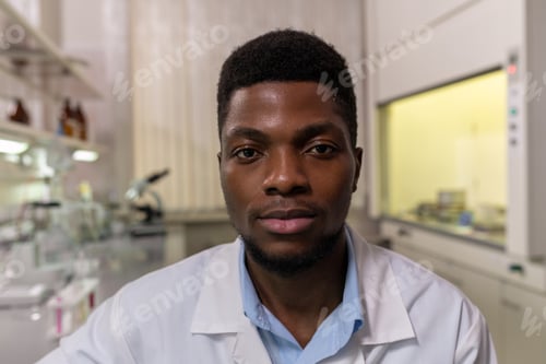 Preview: African scientist working in the lab