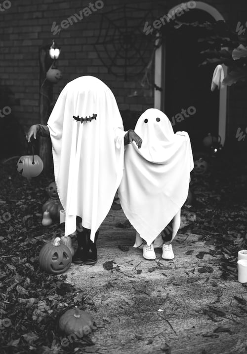Preview: Ghost costume for Halloween party
