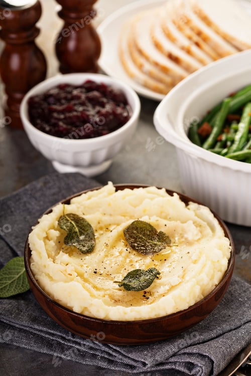 Preview: Mashed potatoes with butter and sage