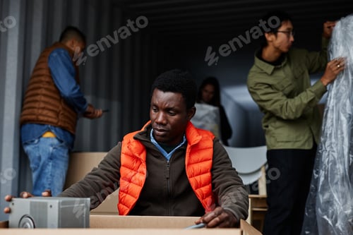 Preview: Shipping container auction