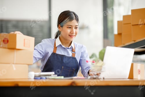 Preview: SME entrepreneur Small business entrepreneurs Online selling ideas,Happy Young Asian business owner