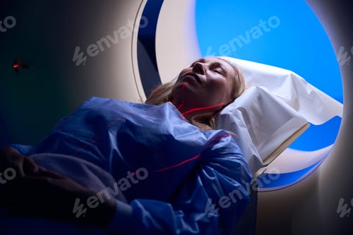Preview: Adult patient is undergoing computed tomography of chest