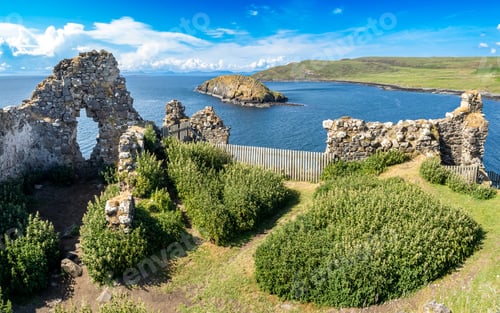 Preview: Duntulm castle ruins, Scotland