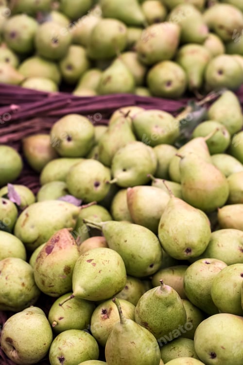 Preview: Green pears at a famers market in Turkey