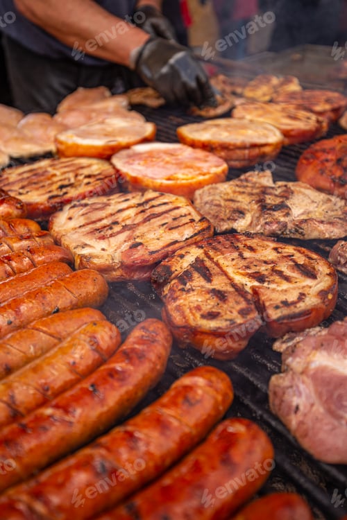 Preview: Assorted delicious grilled meat