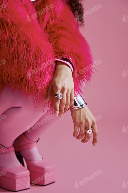 Preview: Young Woman Posing with Jewelry during Fashion Photoshoot