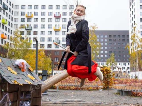 Preview: Witch flying n broom on Halloween