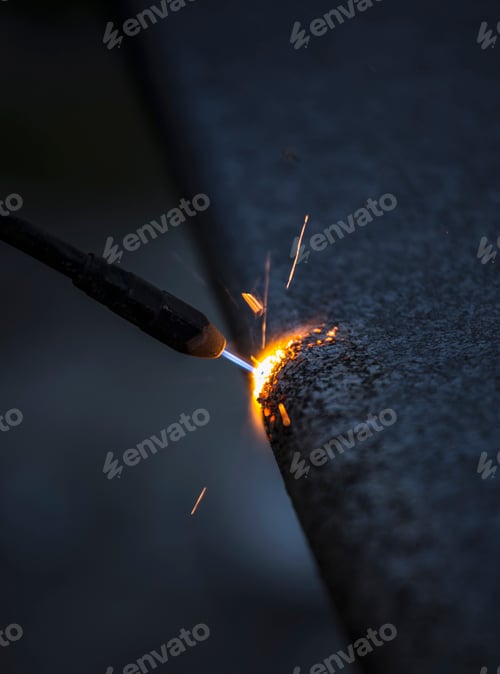 Preview: Illuminating the night with a spark of light.