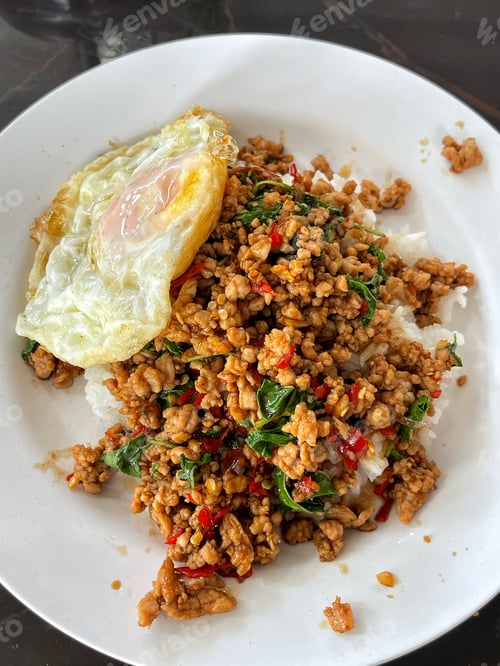 Preview: Rice topped with stir-fried pork and basil, Rice topped with stir fried minced pork and basil with F