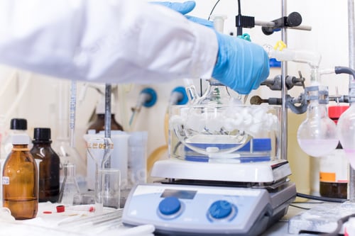 Preview: Scientist in lab