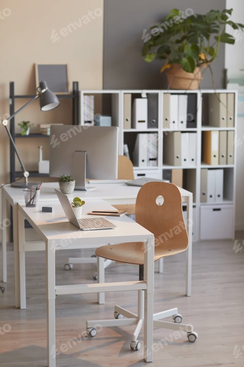 Preview: Empty office interior