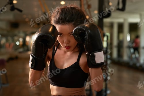Preview: Female boxer