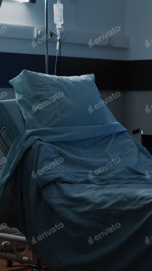Preview: Modern hospital ward with comfortable empty bed