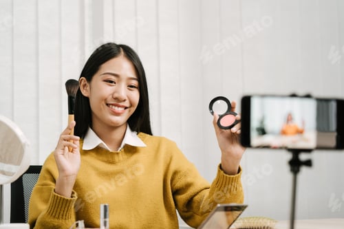 Preview: Young asian woman vlogging
