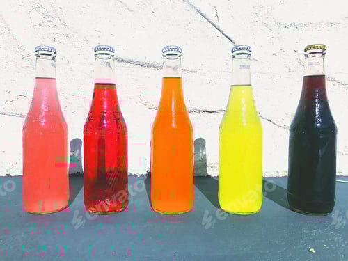 Preview: Sofa pop bottles in a row