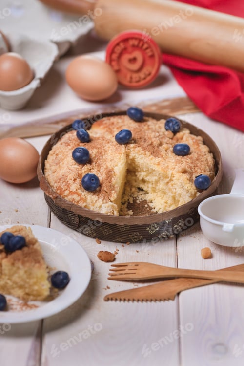 Preview: Baking sweet cake with blueberry