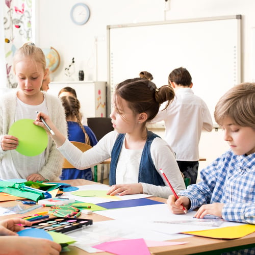 Preview: Pupils painting during art classes