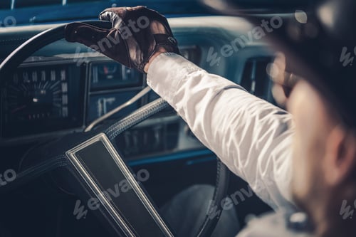 Preview: American Retro Car Driving